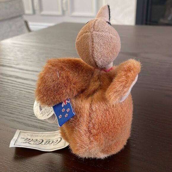 Kelp the Kiwi 1999 Coca-Cola International Bean Bag Plushie 5” tall collectable - Picture 4 of 8